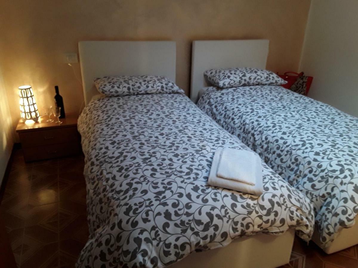 Camere Porto Vecchio Con Parcheggio A Pochi Passi Dal Castello Malcesine Exterior photo
