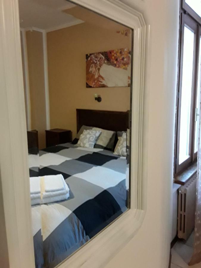 Camere Porto Vecchio Con Parcheggio A Pochi Passi Dal Castello Malcesine Exterior photo
